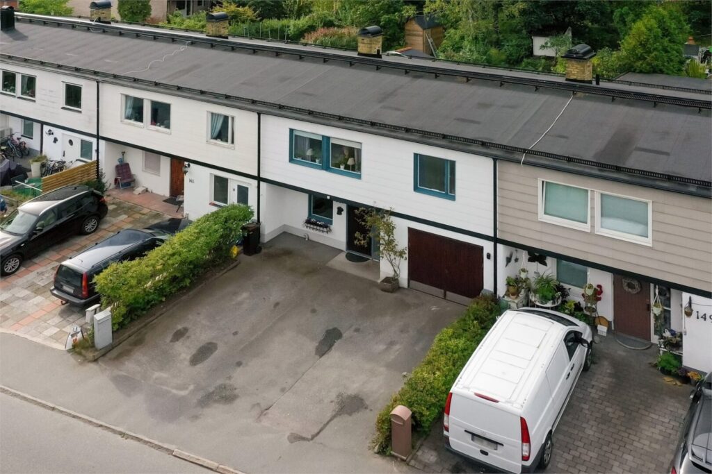 5. Renovering av innergard till fastighet Hogdalen Centrum